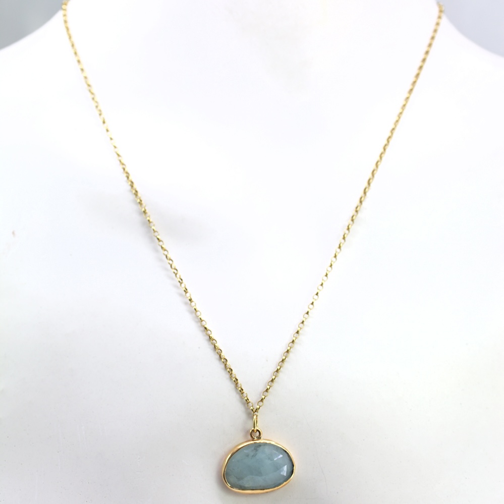 9CT GOLD CLOUDY BLUE AQUAMARINE 9CT GOLD NECKLACE