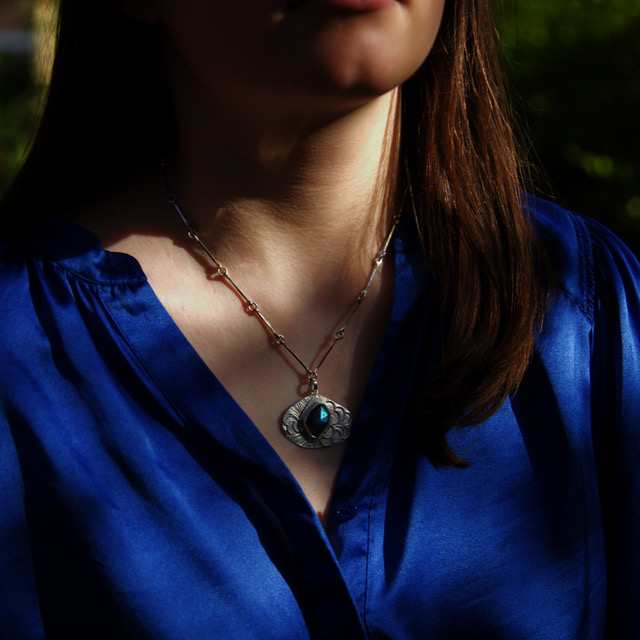 LABRADORITE CLOUD PENDANT silver on model