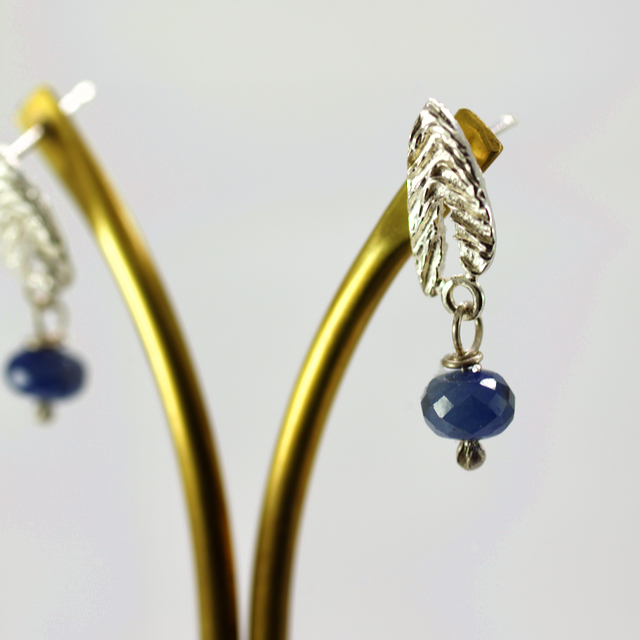 Sapphire silver yew drops DETAIL